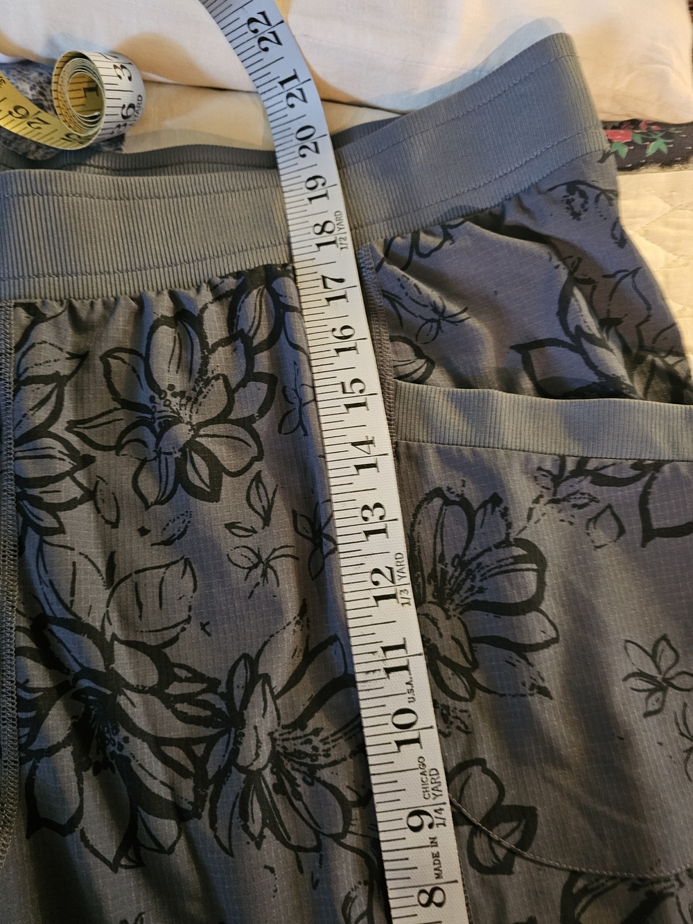 St. John's Bay Blue Floral Women's Bermuda Shorts - Picture 9 of 10